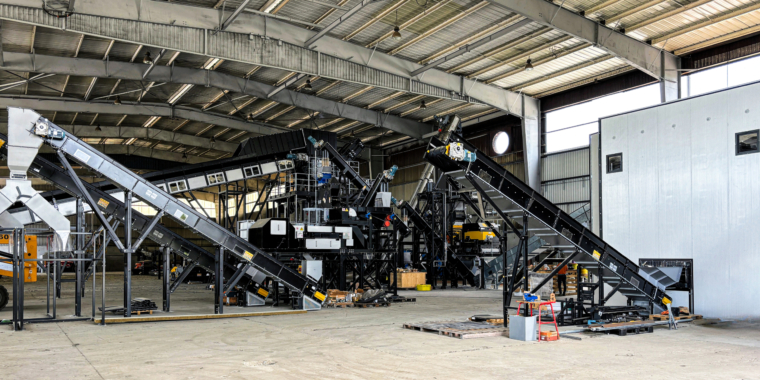 Riciclaggio innovativo dei Boiler per Decons Sas Riciclaggio innovativo dei Boiler per Decons Sas